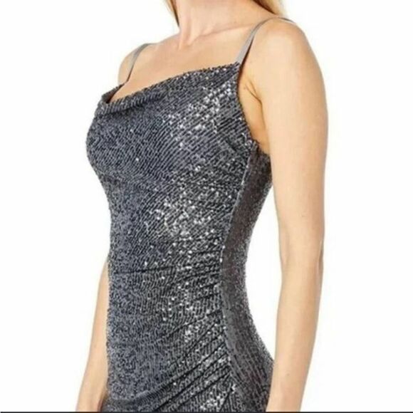 BRAND NEW LAUNDRY by SHELLI SEGAL CROWL NECK SLEEVELESS SEQUIN DRESS - Picture 4 of 16
